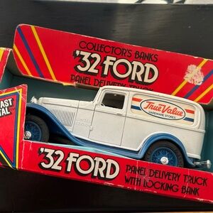 '32 Ford Panel Delivery Truck Bank - White and Blue